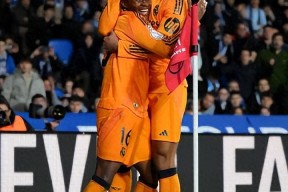 NG SPORTS-姆巴佩回归赛场，关键助攻首场状态亮眼，美国队观众沸腾！的简单介绍