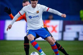 南宫体育-包含莱万多夫斯基爆冷击败C9，回归赛场引爆全场！的词条