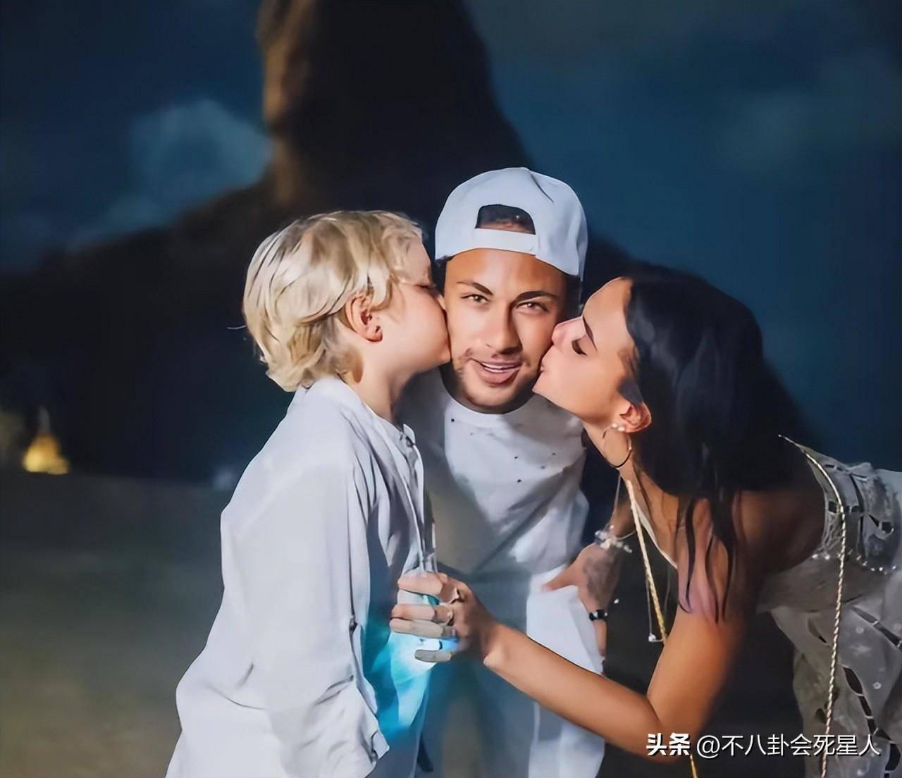  G2观众热烈欢呼！，内马尔迎来七赛季出色发挥热度持续攀升